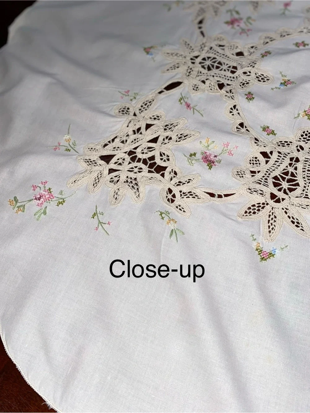 Vintage Ivory Cutwork Battenberg Lace and Embroidery Round Table Topper